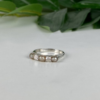 Avon 925 Sterling Silver Pearls & CZ Ring Size 7