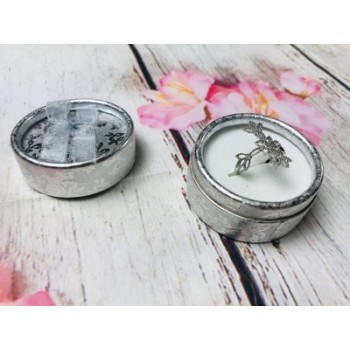 925 Sterling Silver Small Colorless Topaz Ring Size 8