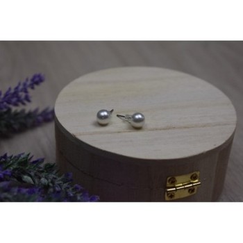Stud Earrings with Pearls