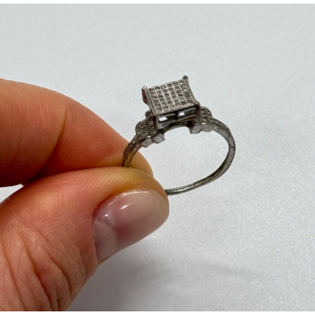 925 Sterling Silver CZ Ring Size 6