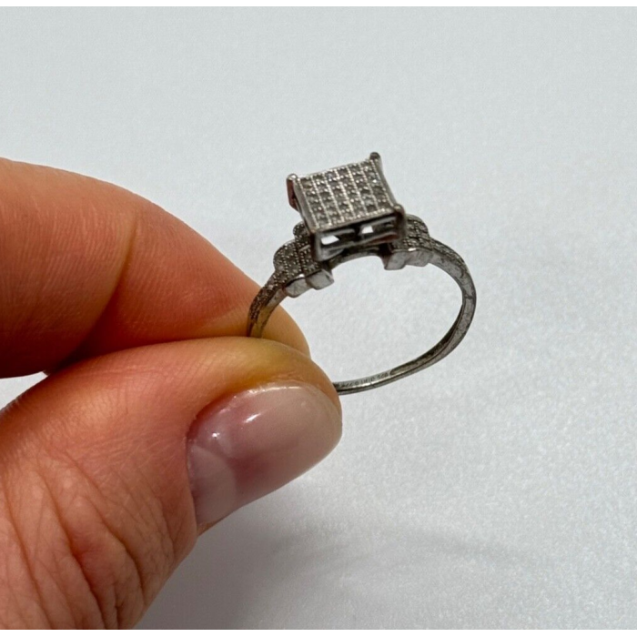 925 Sterling Silver CZ Ring Size 6