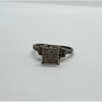 925 Sterling Silver CZ Ring Size 6