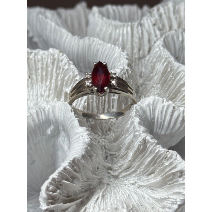 925 Sterling Silver Garnet Ring Size 7