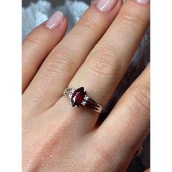 925 Sterling Silver Garnet Ring Size 7