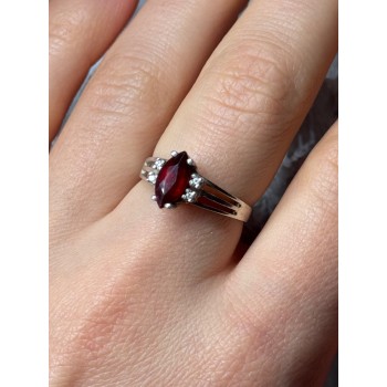 925 Sterling Silver Garnet Ring Size 7