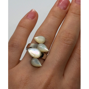 925 STERLING SILVER  MOTHER OF PEARL RING SIZE 7