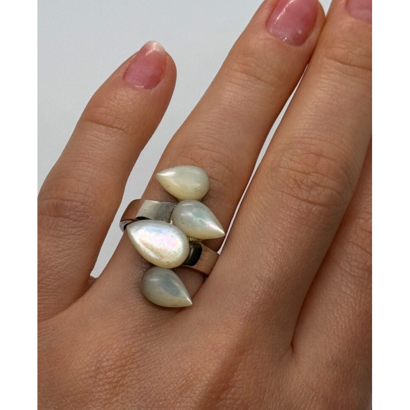 925 STERLING SILVER  MOTHER OF PEARL RING SIZE 7
