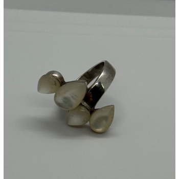 925 STERLING SILVER  MOTHER OF PEARL RING SIZE 7