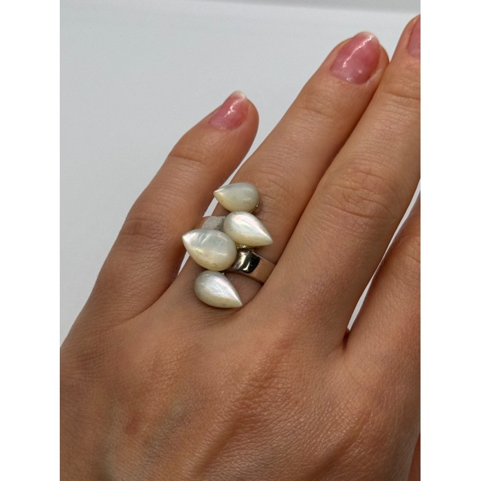 925 STERLING SILVER  MOTHER OF PEARL RING SIZE 7