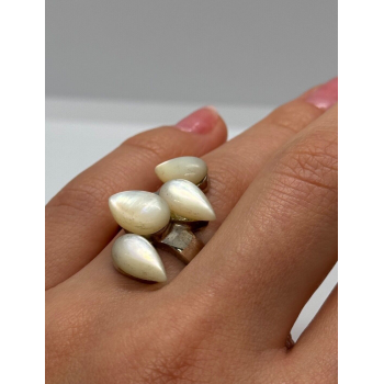 925 STERLING SILVER  MOTHER OF PEARL RING SIZE 7