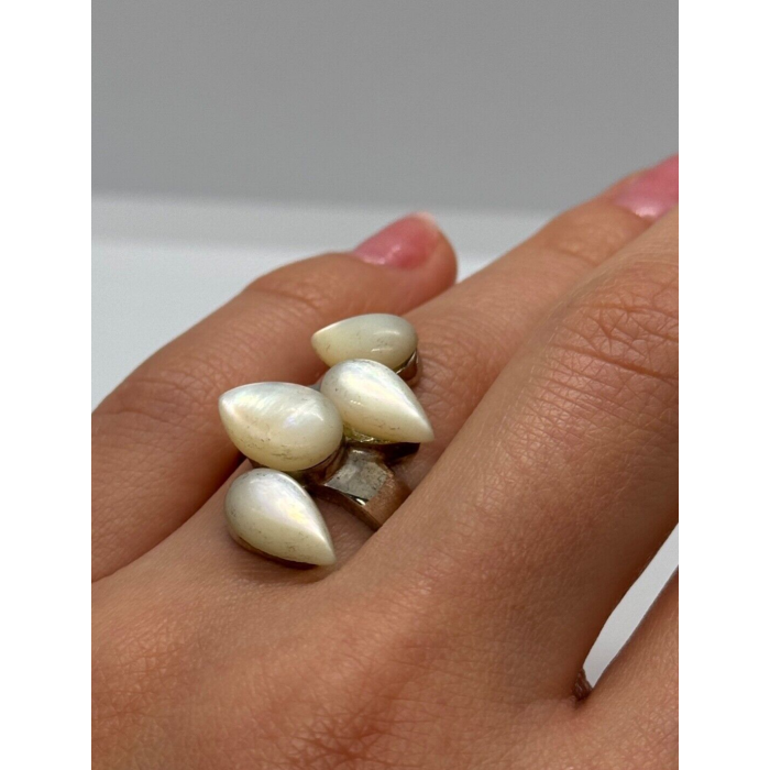 925 STERLING SILVER  MOTHER OF PEARL RING SIZE 7