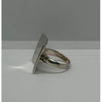 925 Sterling Silver Ring Size 8
