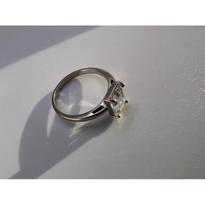 925 Sterling Silver & CZ Ring Size 7