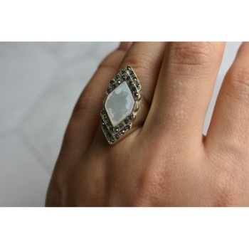 925 STERLING SILVER MOTHER OF PEARL & MARCASITES RING SIZE 6.5