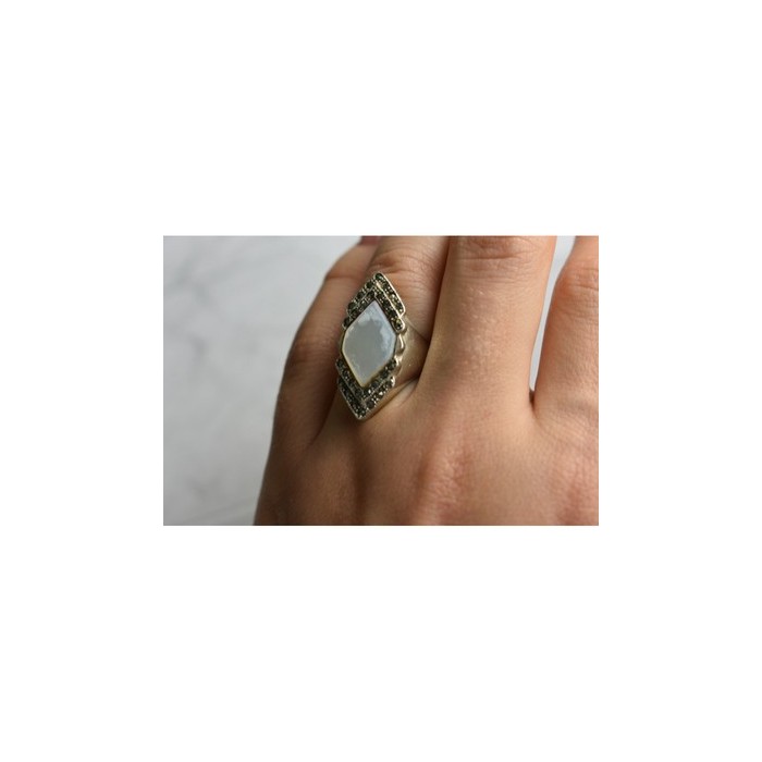 925 STERLING SILVER MOTHER OF PEARL & MARCASITES RING SIZE 6.5