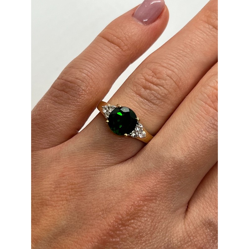 10K YELLOW GOLD RING  WITH EMERALD & DIAMONDS  SIZE 6