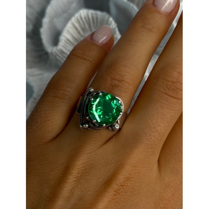 Vintage Elegant Design 925 Sterling Silver Green Spinel Ring Sizable