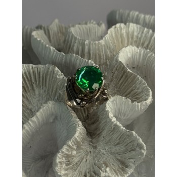 Vintage Elegant Design 925 Sterling Silver Green Spinel Ring Sizable