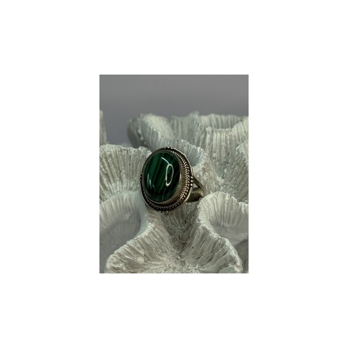 VINTAGE 925 STERLING SILVER MALACHITE RING SIZE 9