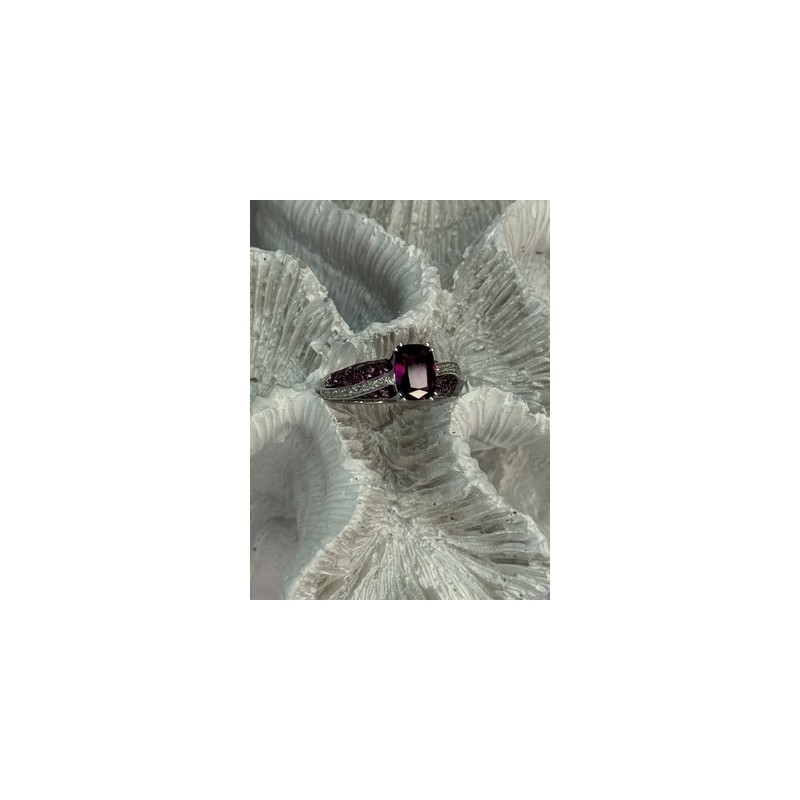 10K WHITE GOLD SPINEL & DIAMOND RING SIZE 6.5