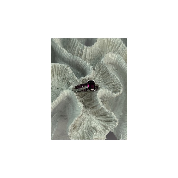 10K WHITE GOLD SPINEL & DIAMOND RING SIZE 6.5