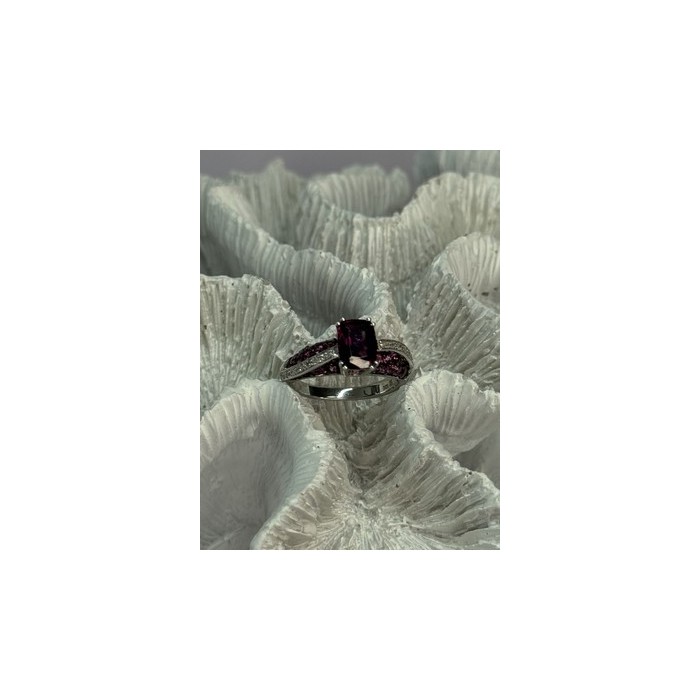 10K WHITE GOLD SPINEL & DIAMOND RING SIZE 6.5