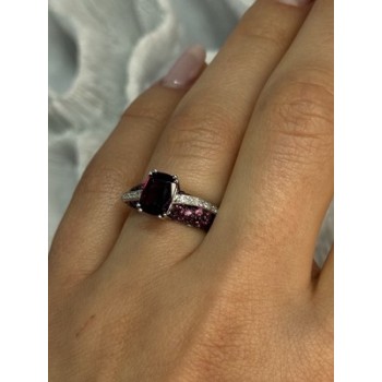 10K WHITE GOLD SPINEL & DIAMOND RING SIZE 6.5