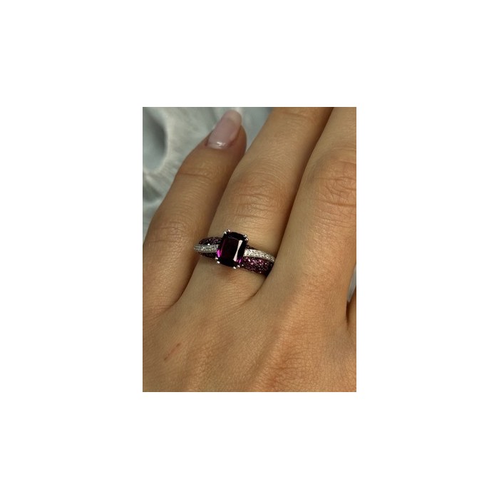 10K WHITE GOLD SPINEL & DIAMOND RING SIZE 6.5