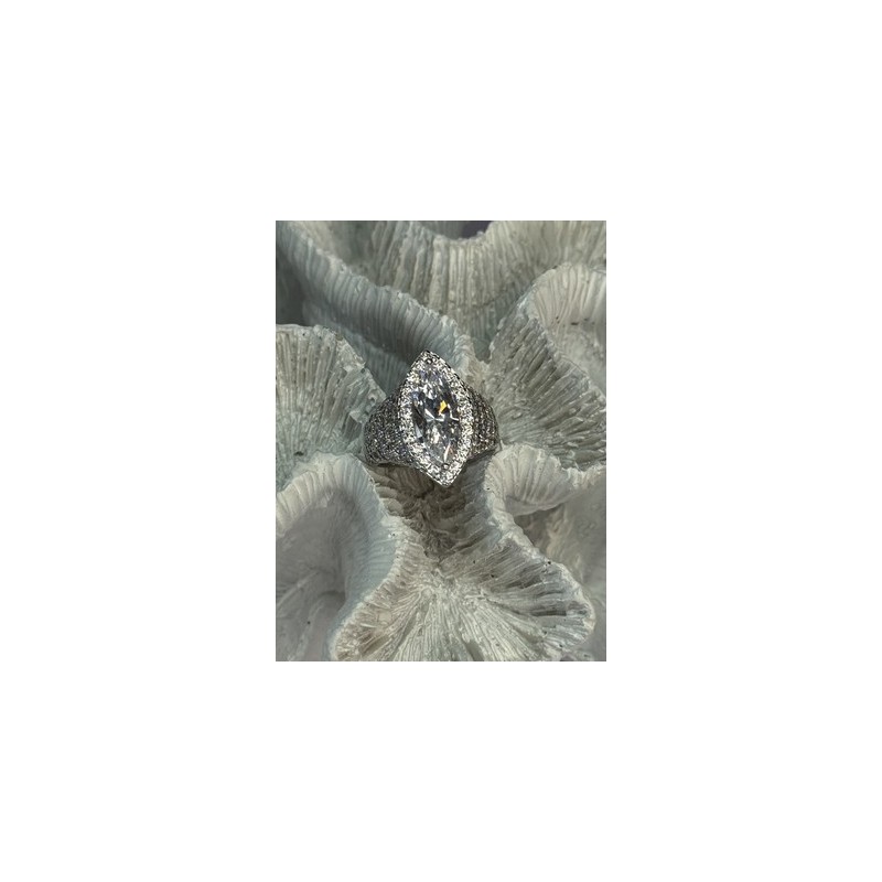 SHINY 925 STERLING SILVER CZ RING SIZE 6