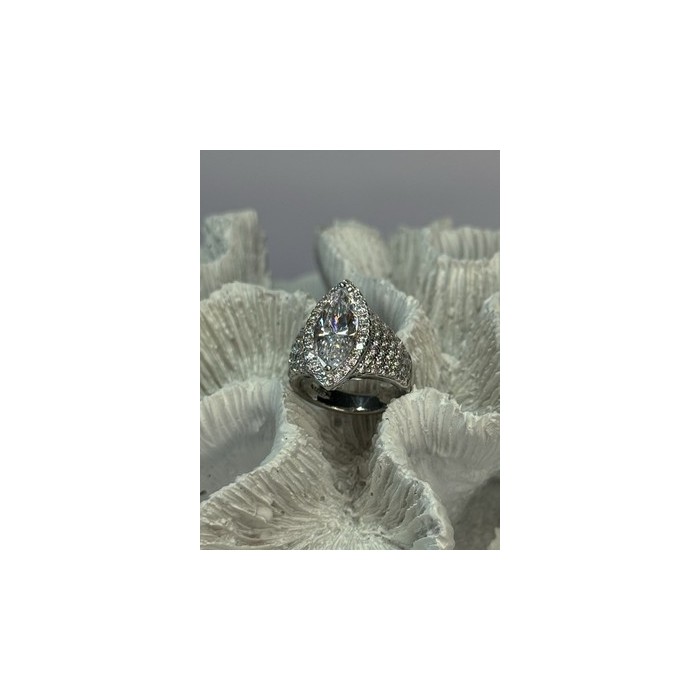 SHINY 925 STERLING SILVER CZ RING SIZE 6