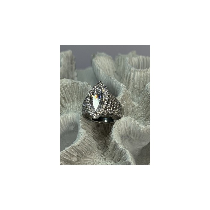SHINY 925 STERLING SILVER CZ RING SIZE 6