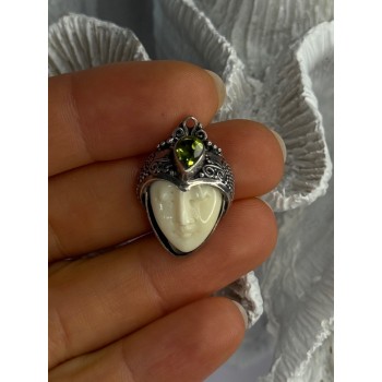 925 Sterling Silver Goddess Face Carved Peridot Pendant Length 1 Inch