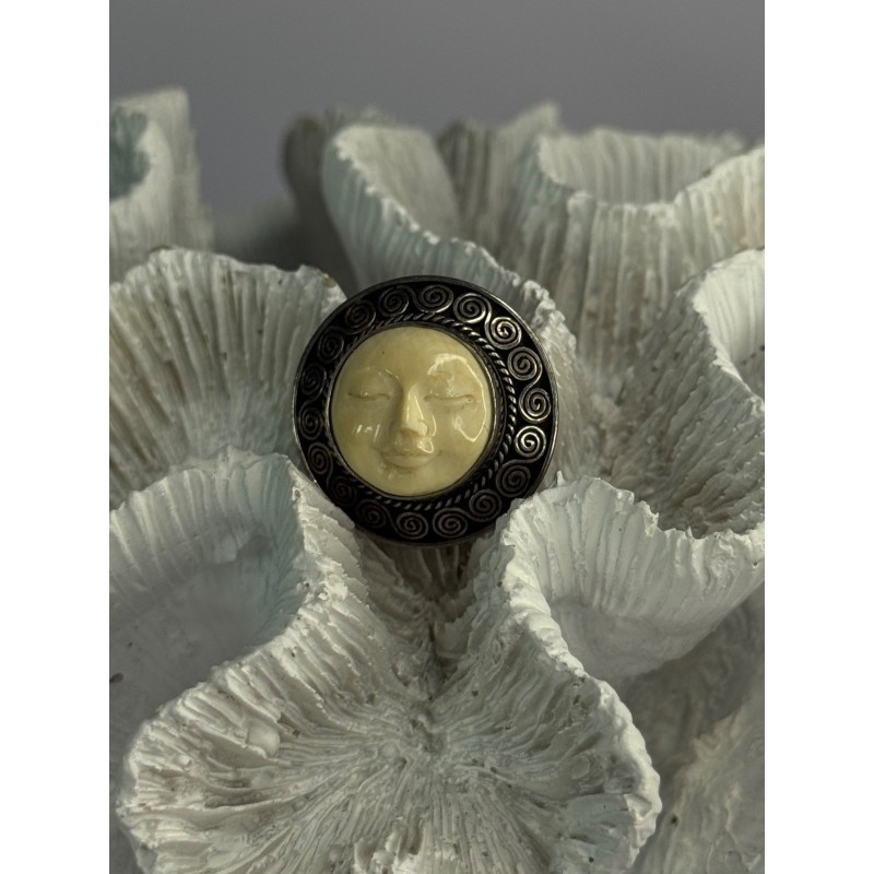 925 Sterling Silver Hand-Crafted Round Goddess Sun Pendant Length 0.90 Inch