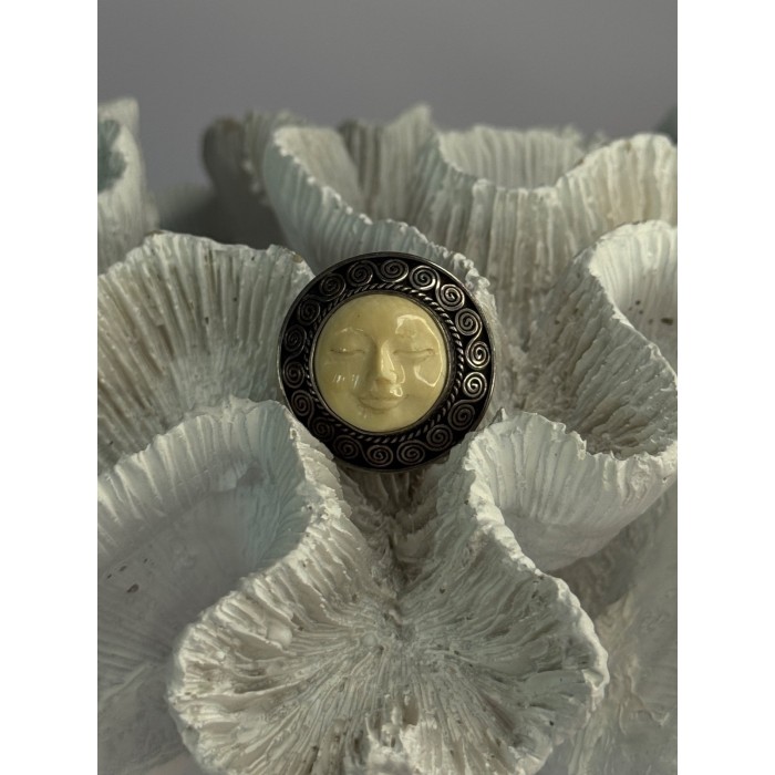 925 Sterling Silver Hand-Crafted Round Goddess Sun Pendant Length 0.90 Inch