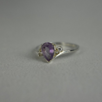 925 Sterling Silver Amethyst & CZ Ring Size 7