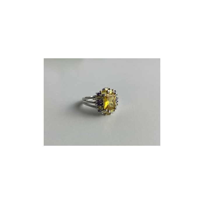 925 Sterling Silver Yellow & Purple CZ Ring Size 7