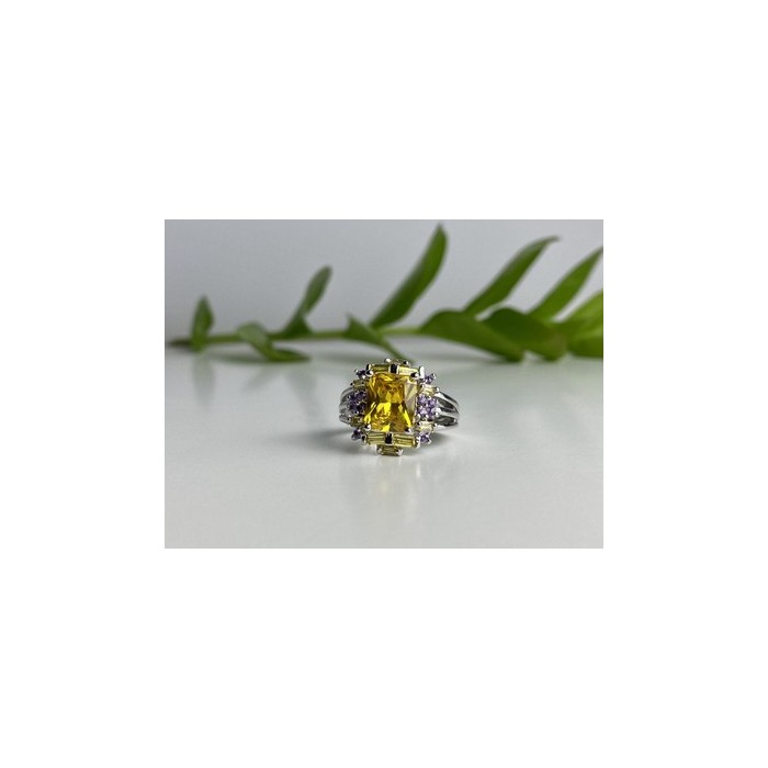 925 Sterling Silver Yellow & Purple CZ Ring Size 7