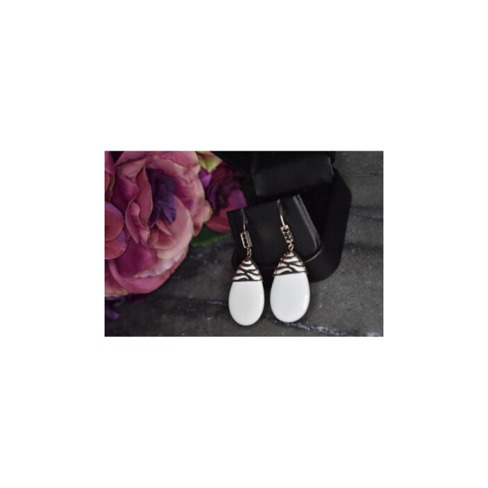 925 STERLING SILVER WHITE AGATE EARRINGS