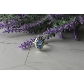 Vintage 925 Sterling Silver Topaz Ring Size 8.5