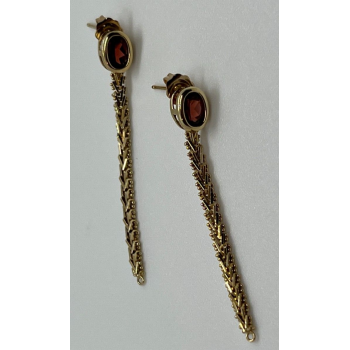 14K YELLOW GOLD GARNET EARRINGS