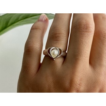 925 Sterling Silver Pearl Ring Size 6.5