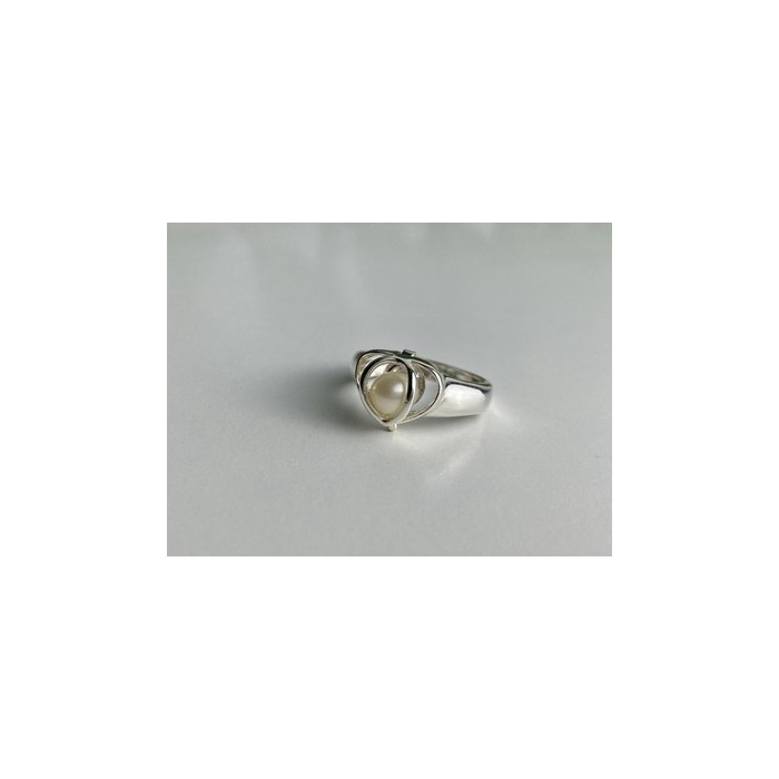 925 Sterling Silver Pearl Ring Size 6.5