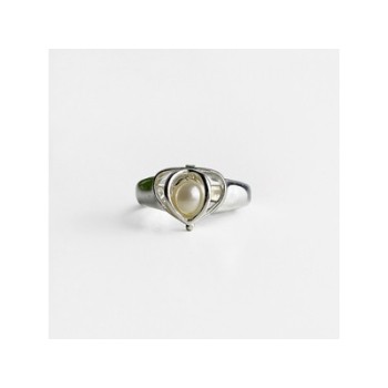 925 Sterling Silver Pearl Ring Size 6.5