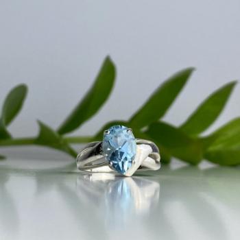 925 Sterling Silver Topaz Ring Size 7