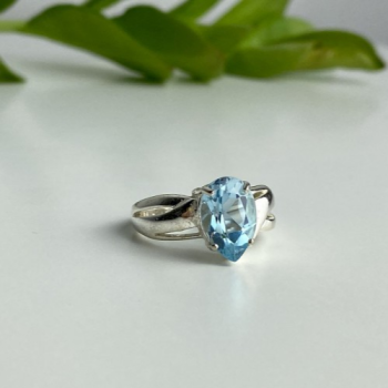 925 Sterling Silver Topaz Ring Size 7