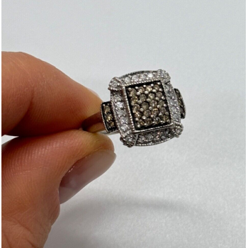 10K WHITE GOLD  DIAMOND & TOURMALINE RING SIZE 4.5
