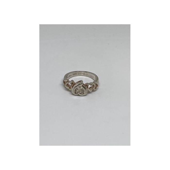 925 Sterling Silver Ring With CZ Size 6.75