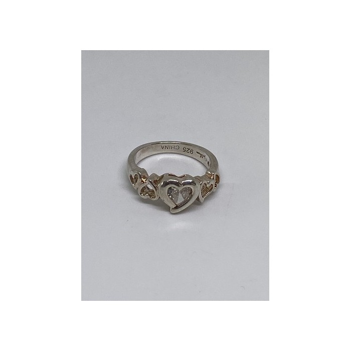 925 Sterling Silver Ring With CZ Size 6.75