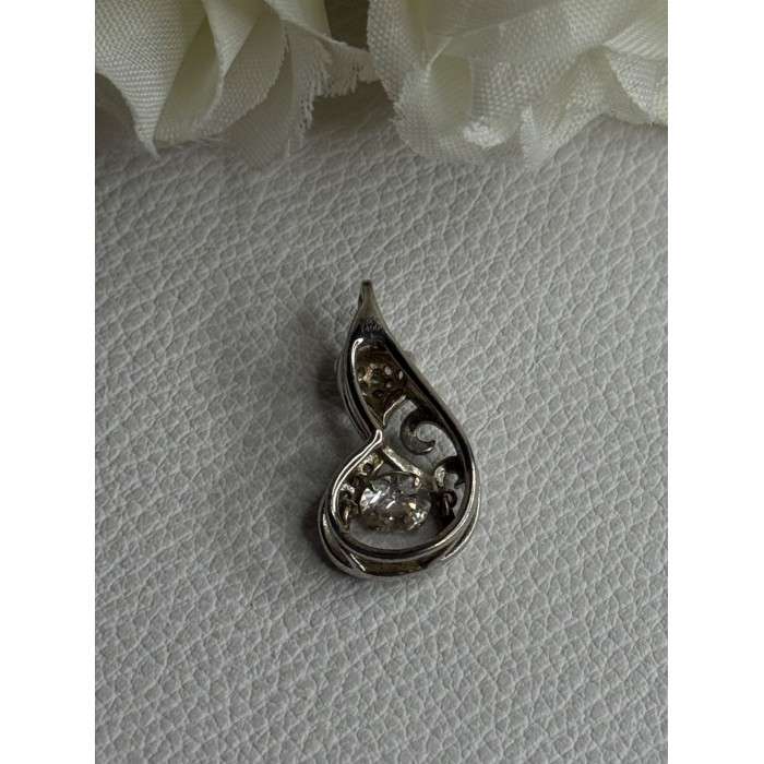 925 Sterling Silver Lovely Moving Fox CZ Pendant Length 0.90 Inch