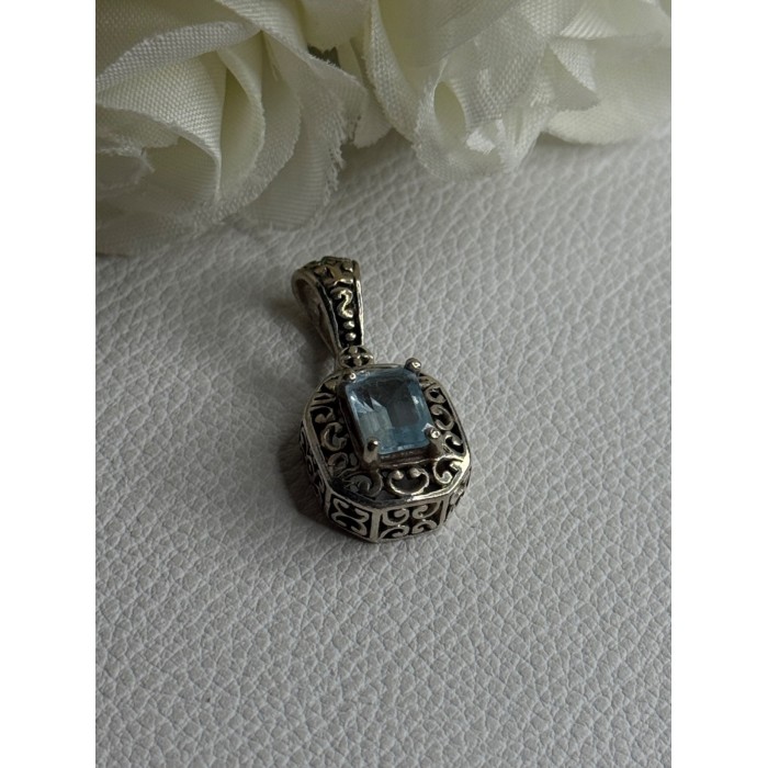 925 Sterling Silver Blue Topaz Pendant Length 1 Inch